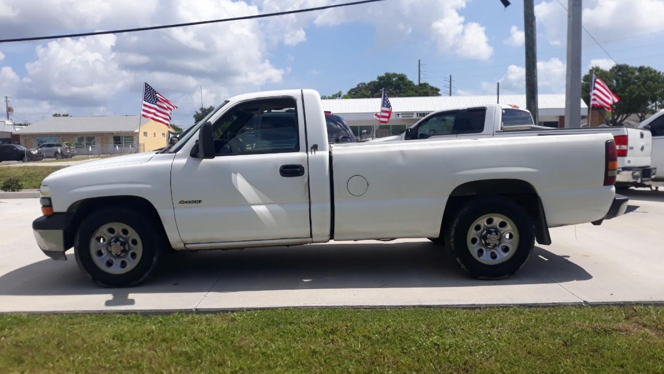 2002 White Chevrolet Silverado 1500 Long Bed 2WD (1GCEC14W62Z) with an 4.3L V6 OHV 12V engine, AUTOMATIC transmission, located at 1181 Aurora Rd, Melbourne, FL, 32935, (321) 241-1100, 28.132914, -80.639175 - Photo #0