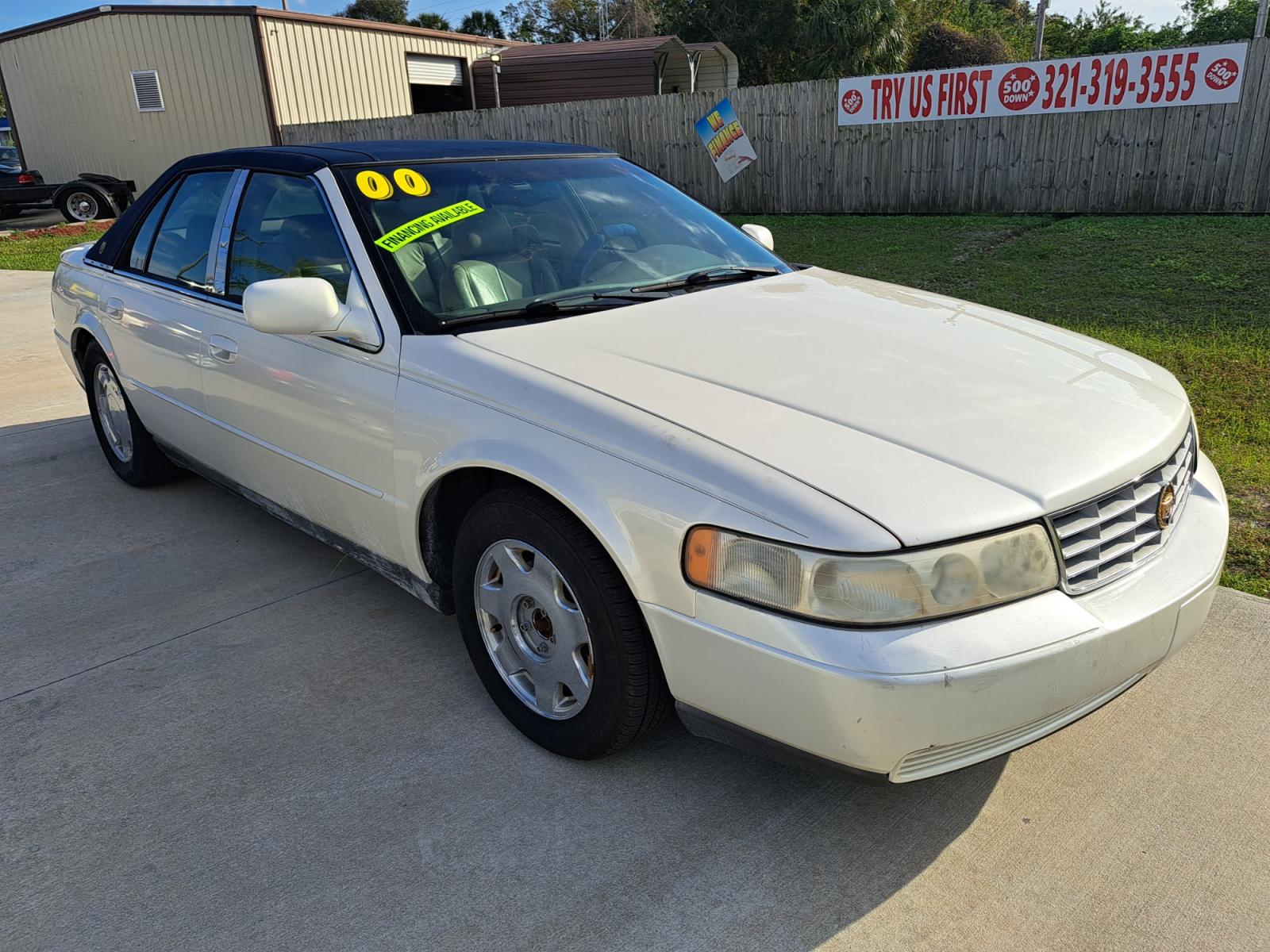 2000 CREAM Cadillac Seville SLS (1G6KS54YXYU) with an 4.6L V8 DOHC 32V engine, Automatic Overdrive transmission, located at 1181 Aurora Rd, Melbourne, FL, 32935, (321) 241-1100, 28.132914, -80.639175 - Photo #2