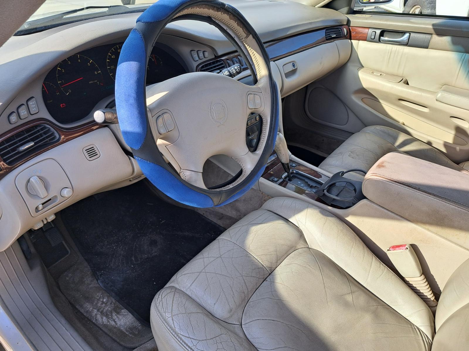 2000 CREAM Cadillac Seville SLS (1G6KS54YXYU) with an 4.6L V8 DOHC 32V engine, Automatic Overdrive transmission, located at 1181 Aurora Rd, Melbourne, FL, 32935, (321) 241-1100, 28.132914, -80.639175 - Photo #4