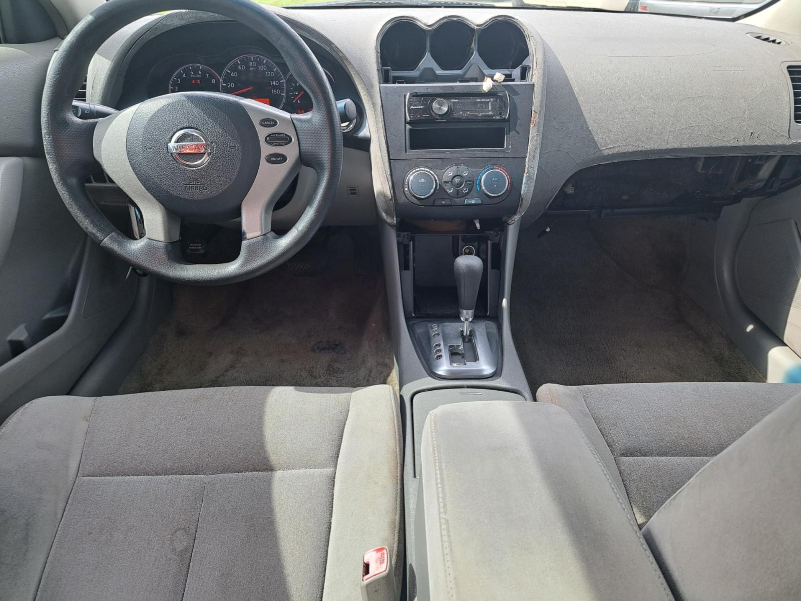 2010 White Nissan Altima 2.5 (1N4AL2AP0AN) with an 2.5L L4 DOHC 16V engine, Automatic transmission, located at 1181 Aurora Rd, Melbourne, FL, 32935, (321) 241-1100, 28.132914, -80.639175 - Photo #4